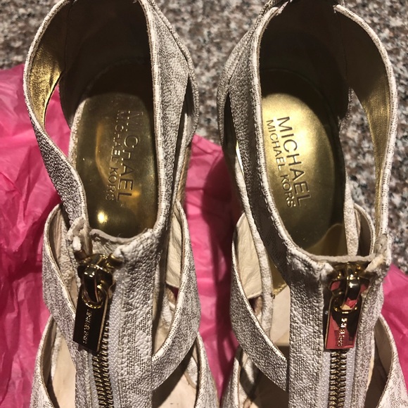 Michael Kors Wedges. - Picture 2 of 4
